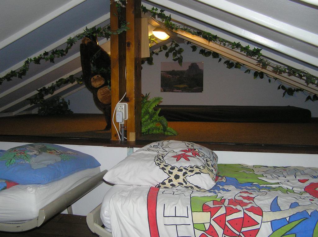 B&B Atelier Maarbeek Хеллендорн Номер фото