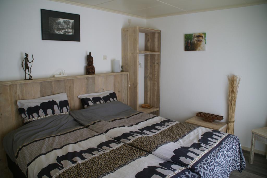 B&B Atelier Maarbeek Хеллендорн Номер фото